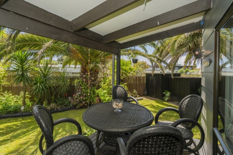 Photo of property in 5 Surf Street, Whitianga, 3510