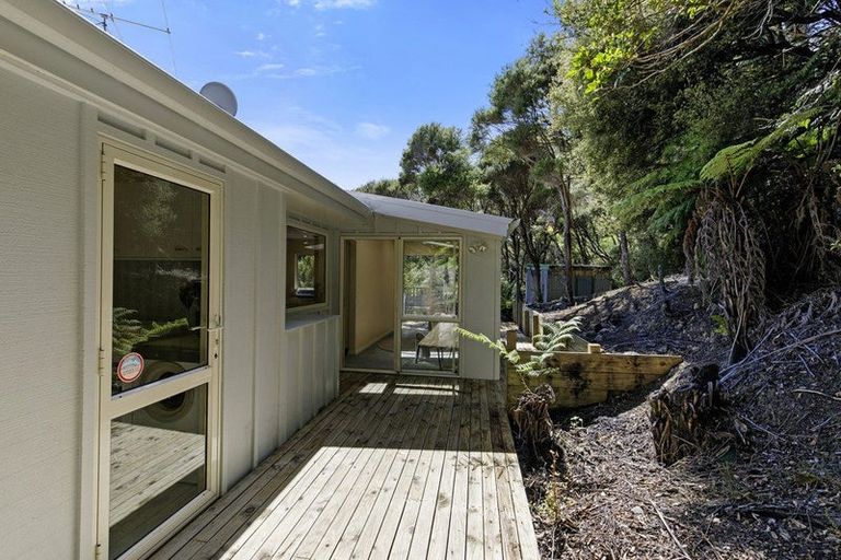 Photo of property in 233a Whites Line East, Waiwhetu, Lower Hutt, 5010