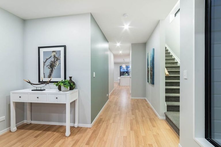 Photo of property in 11 Kearns Drive, Hobsonville, Auckland, 0616