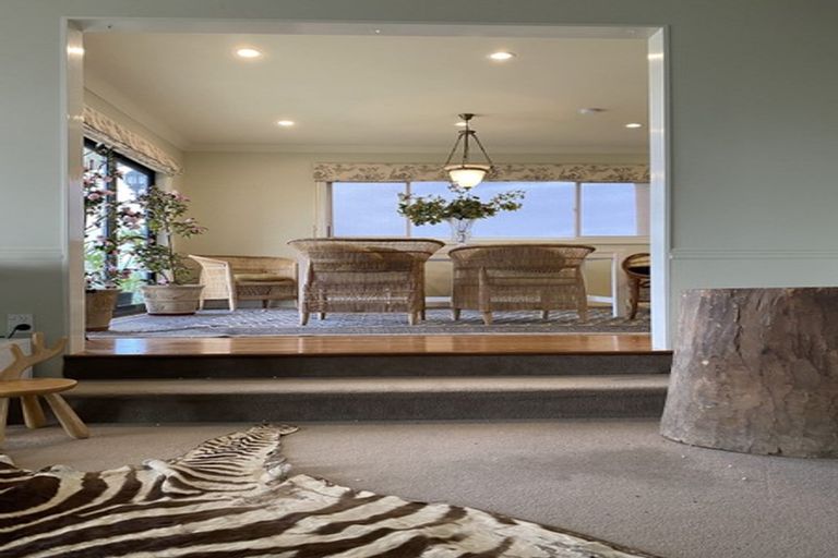 Photo of property in 108 Pacific Parade, Army Bay, Whangaparaoa, 0930