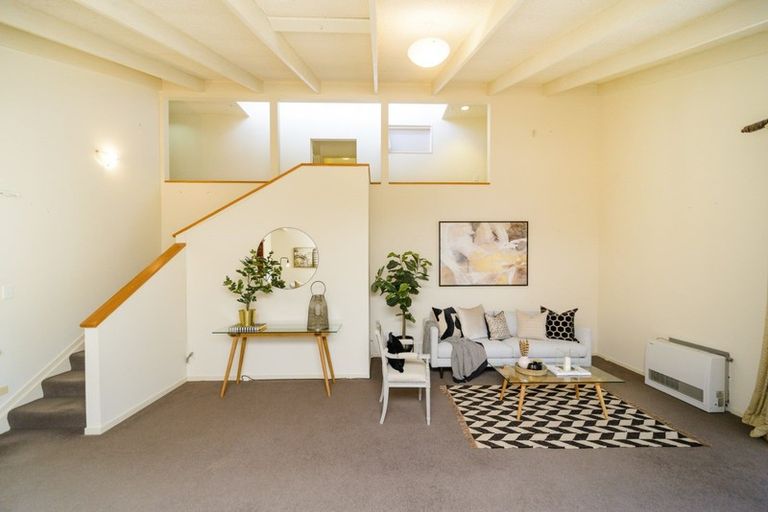 Photo of property in 42a Clifton Terrace, Fitzherbert, Palmerston North, 4410