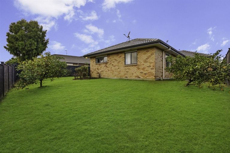 Photo of property in 34 Sandwick Drive, Weymouth, Auckland, 2103