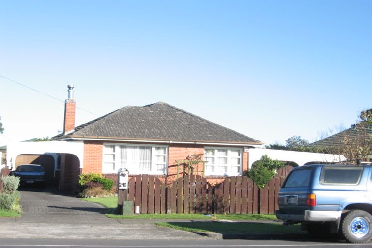 Photo of property in 210 Russell Road, Manurewa, Auckland, 2102