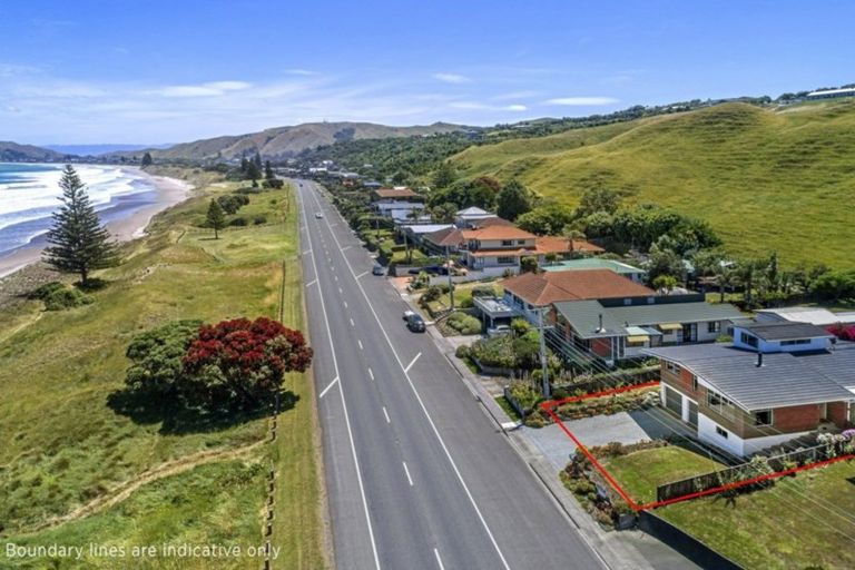 Photo of property in 92 Moana Road, Okitu, Gisborne, 4010