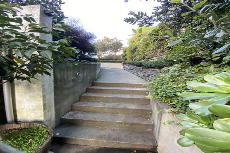 Photo of property in 1 Kopanga Road, Havelock North, 4130