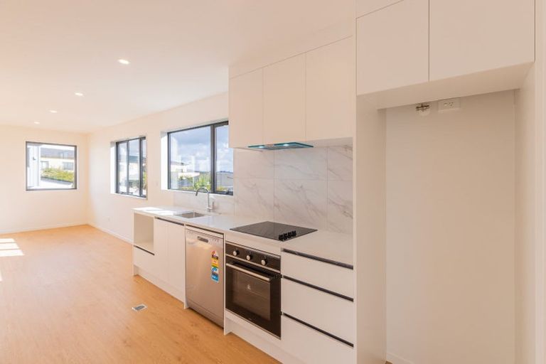 Photo of property in 1/49 Sunnyside Road, Sunnyvale, Auckland, 0612