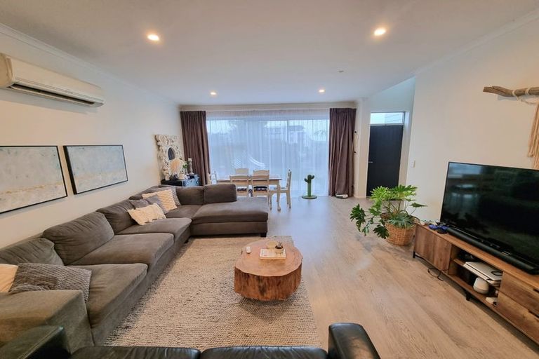 Photo of property in 61 Caldera Drive, Long Bay, Auckland, 0630