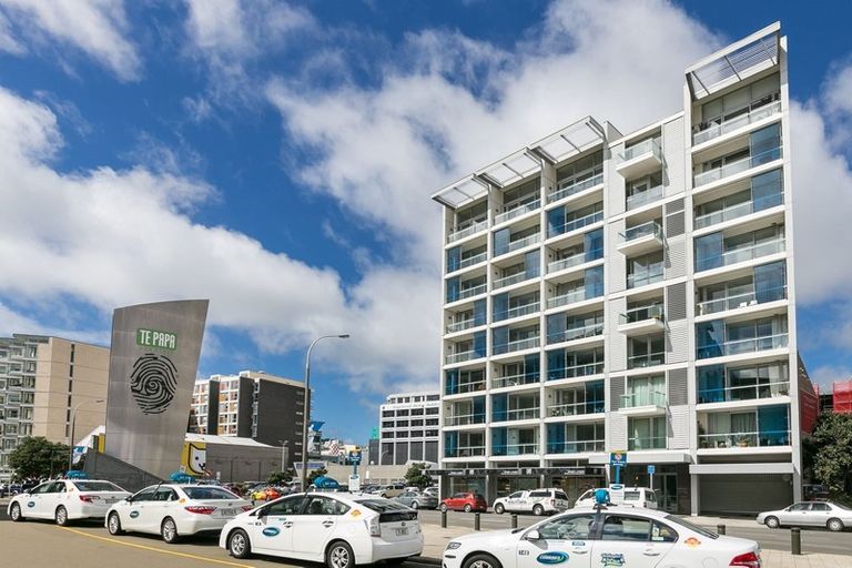 Photo of property in Portal Apartments, 8a/42 Cable Street, Te Aro, Wellington, 6011
