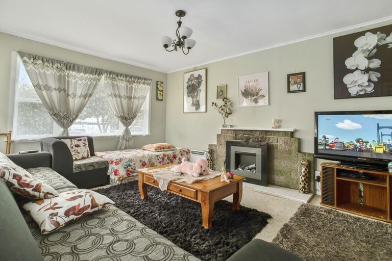 Photo of property in 6 Tindall Crescent, Otara, Auckland, 2023