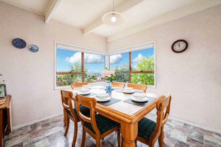 Photo of property in 46 Spence Road, Henderson, Auckland, 0612