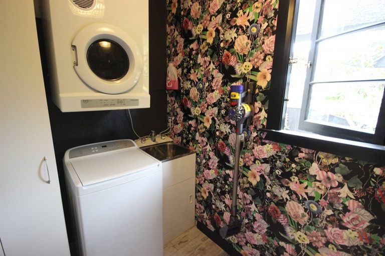 Photo of property in 15 Ake Ake Avenue, Hokowhitu, Palmerston North, 4410