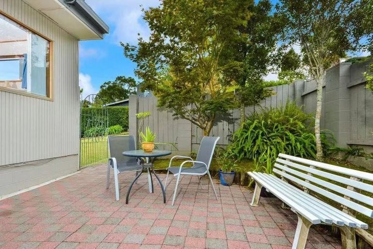 Photo of property in 4 Montclair Rise, Browns Bay, Auckland, 0630
