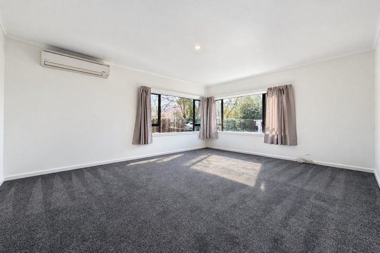 Photo of property in 21 Owens Terrace, Upper Riccarton, Christchurch, 8041