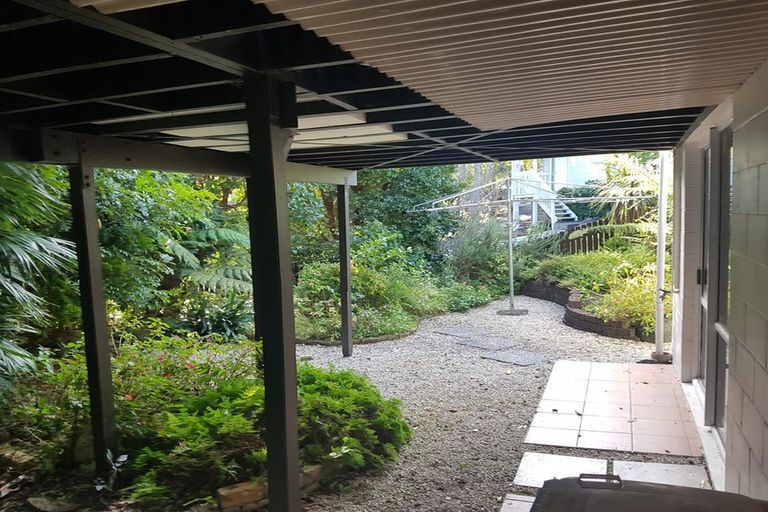 Photo of property in 4 Malters Place, Browns Bay, Auckland, 0630