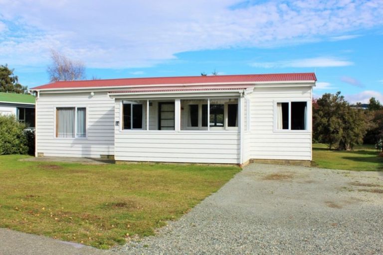 Photo of property in 15 Pompolona Street, Te Anau, 9600