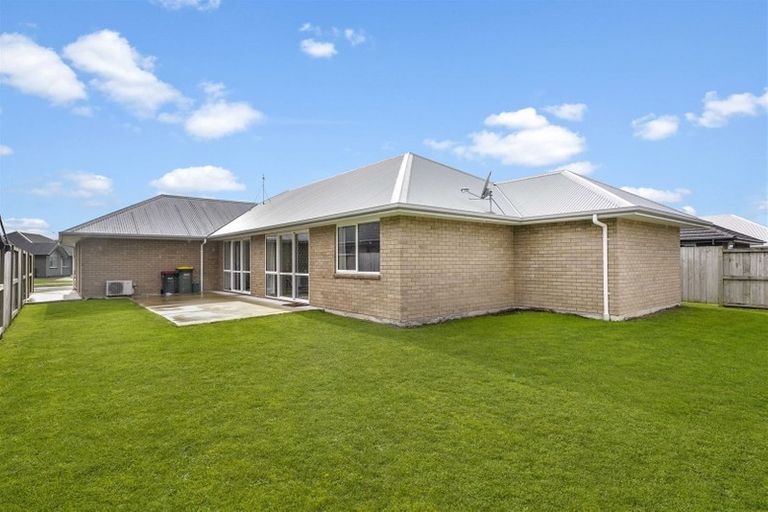 Photo of property in 17 Teatree Close, Huntington, Hamilton, 3210