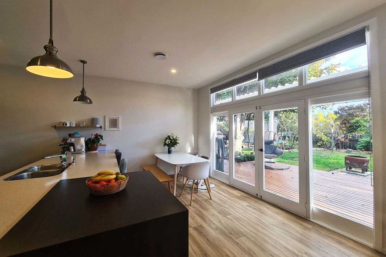 Photo of property in 2 Poulton Avenue, Richmond, Christchurch, 8013