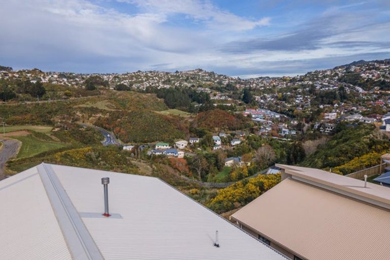 Photo of property in 70 Farnworth Terrace, Glenside, Wellington, 6037