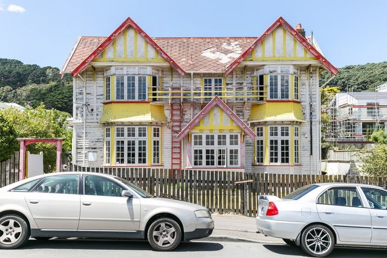 Photo of property in 105 Brougham Street, Mount Victoria, Wellington, 6011