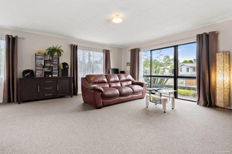 Photo of property in 11 Mona Vale, West Harbour, Auckland, 0618