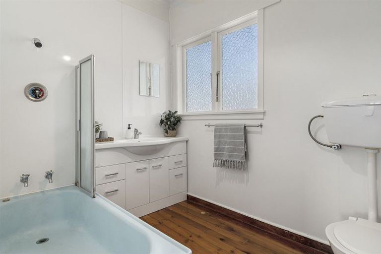 Photo of property in 6a Waikareao Way, Brookfield, Tauranga, 3110