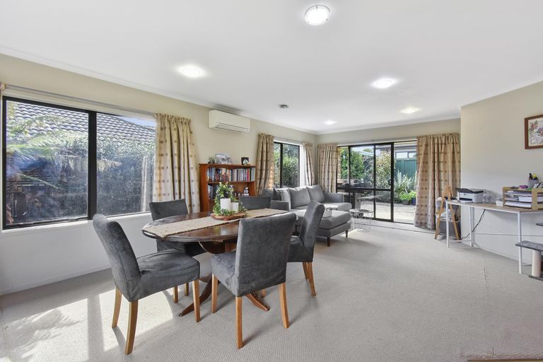 Photo of property in 12 Kauri Road, Pukekohe, 2120