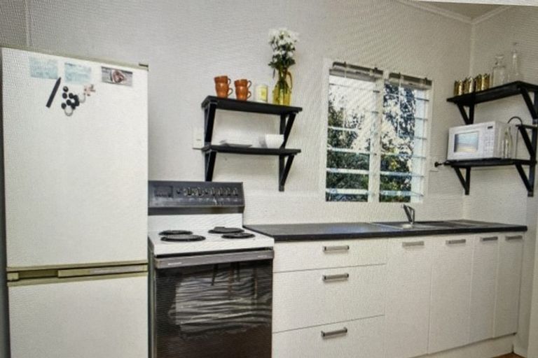 Photo of property in 377a Triangle Road, Henderson, Auckland, 0610