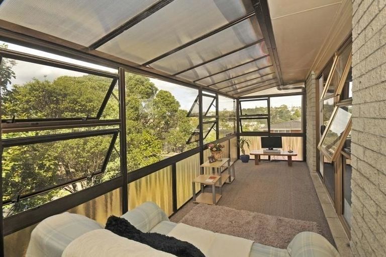 Photo of property in 76 Weatherly Road, Torbay, Auckland, 0630