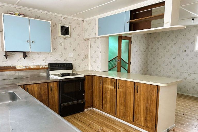 Photo of property in 43 Bourke Street, Palmerston North, 4410