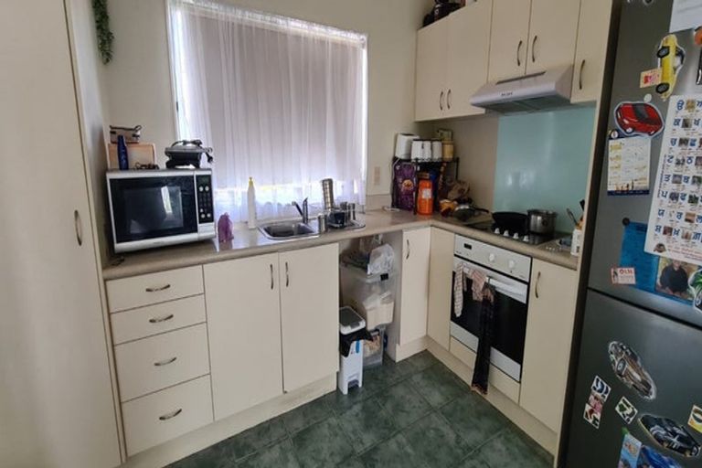 Photo of property in 14 Vitex Lane, Henderson, Auckland, 0612