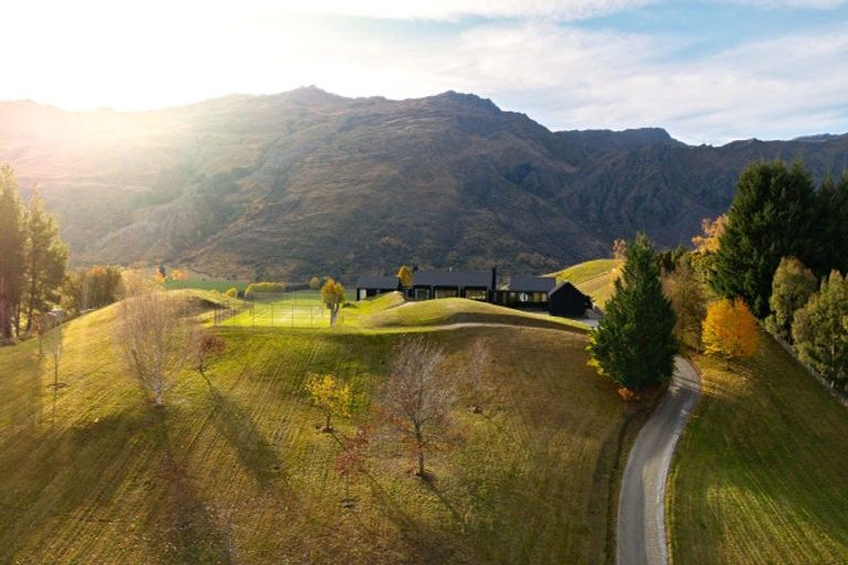 Photo of property in 47 Mooney Road, Speargrass Flat, Queenstown, 9371