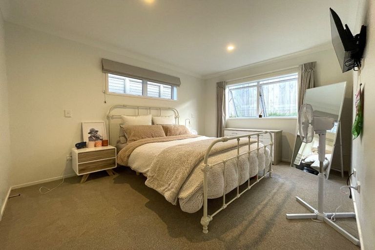 Photo of property in 11 Quibray Place, Botany Downs, Auckland, 2010