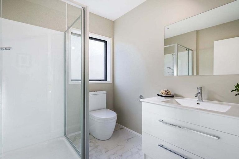 Photo of property in 25a Arrow Road, Forrest Hill, Auckland, 0620