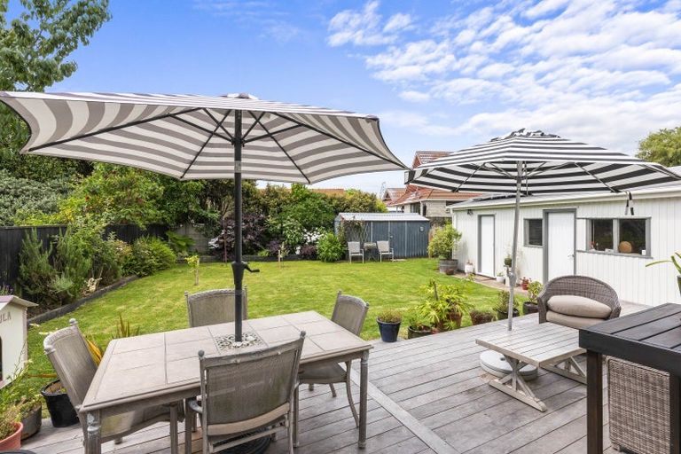 Photo of property in 261 Te Moana Road, Waikanae, 5036