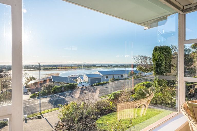 Photo of property in 34 Cannon Hill Crescent, Mount Pleasant, Christchurch, 8081