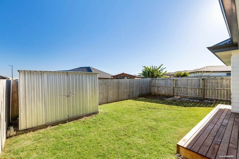 Photo of property in 7 Opouatu Avenue, Glenbrook, 2681