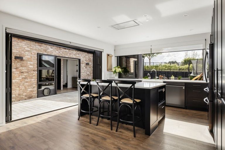 Photo of property in 1 Kiritiana Close, Pyes Pa, Tauranga, 3112