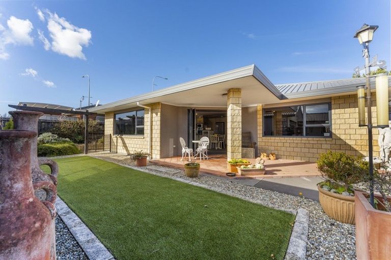 Photo of property in 29c Baring Terrace, Strandon, New Plymouth, 4312