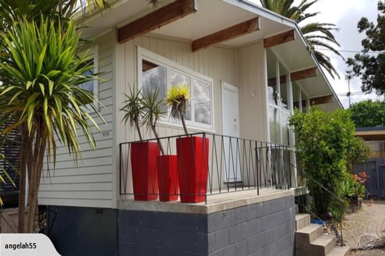 Photo of property in 44a Woodglen Road, Glen Eden, Auckland, 0602