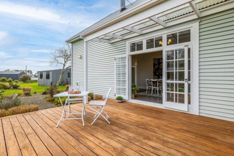 Photo of property in 56 Flint Road W, Stratford, 4332