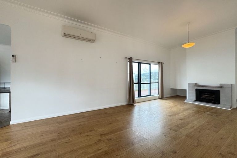 Photo of property in 30 Chesterton Street, Johnsonville, Wellington, 6037