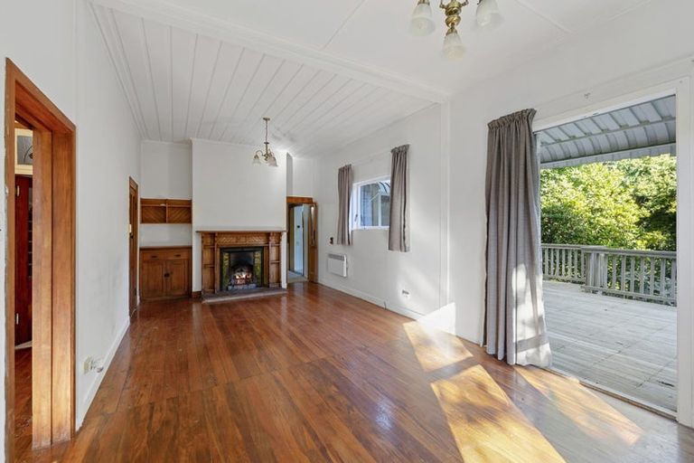 Photo of property in 44 Carrington Street, Lower Vogeltown, New Plymouth, 4310