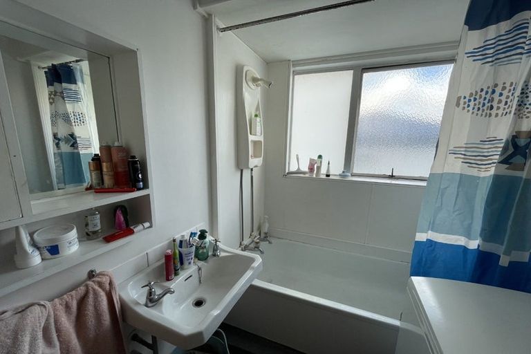 Photo of property in Adelphi Apartments, 183 The Terrace, Wellington Central, Wellington, 6011