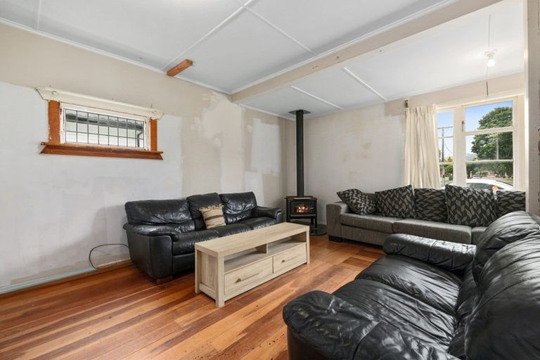 Photo of property in 102 Gibbons Street, Ebdentown, Upper Hutt, 5018
