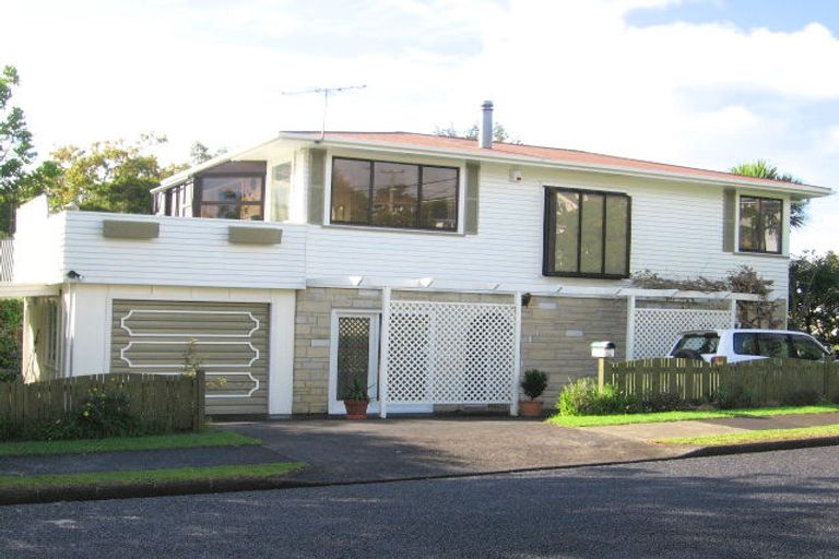 Photo of property in 2/56 Galaxy Drive, Mairangi Bay, Auckland, 0630
