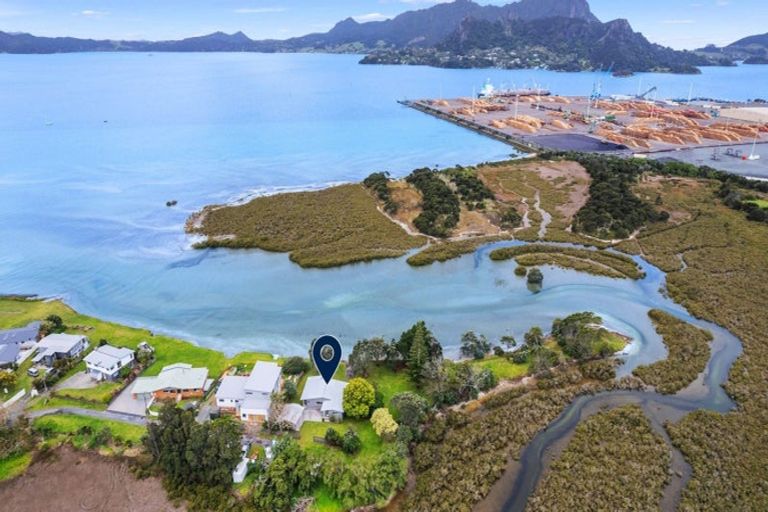 Photo of property in 38 Albany Road, One Tree Point, 0118