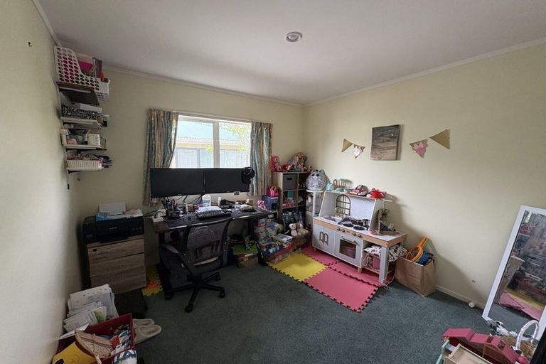Photo of property in 15b Findlay Street, Tawa, Wellington, 5028