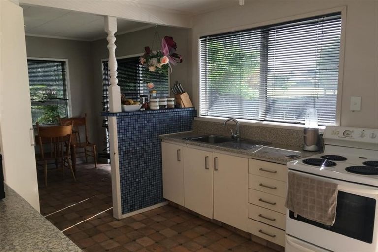 Photo of property in 60 Sharland Avenue, Manurewa, Auckland, 2102