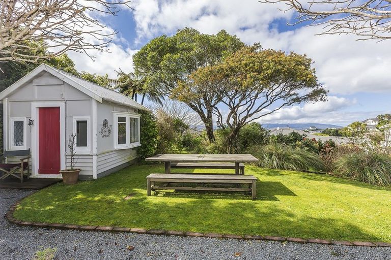 Photo of property in 7 Moana Road, Kelburn, Wellington, 6012
