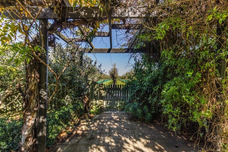 Photo of property in 32 Tollemache Road East, Longlands, Hastings, 4122